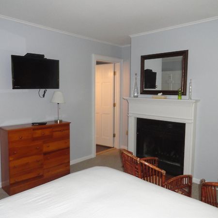 The Bond 1786 Inn (Adults Only) Warrensburg Pokoj fotografie